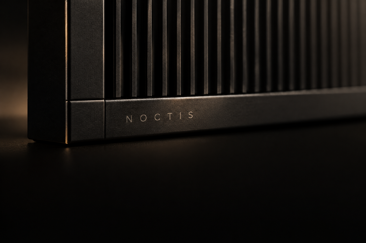 Engraved NOCTIS logo on the bottom rail